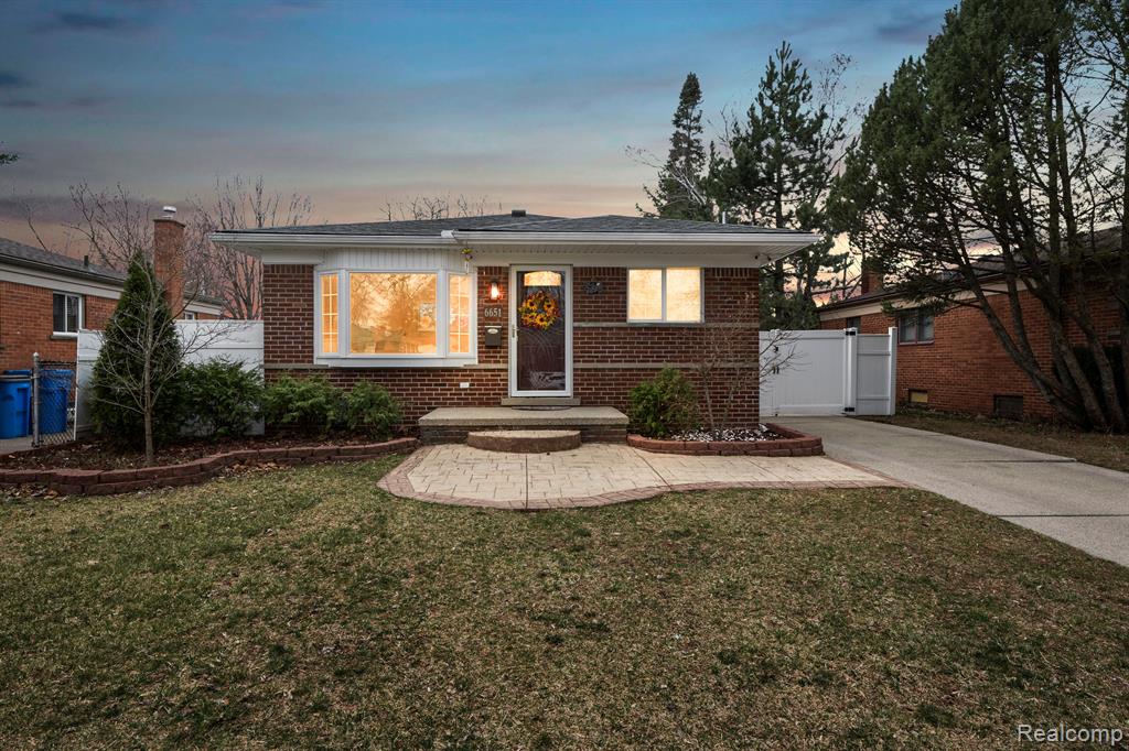 6651 NORBORNE Avenue, Dearborn Heights, MI 48127 — Photo 5