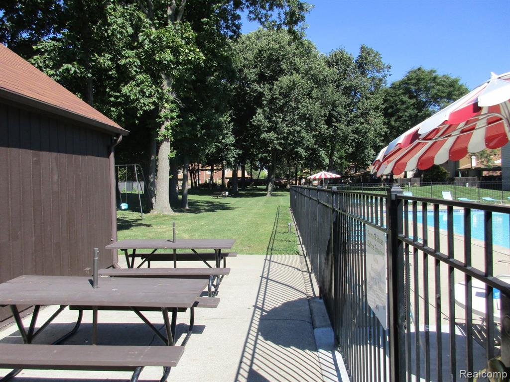 1814 WICKHAM Street, Royal Oak, MI 48073 — Photo 39