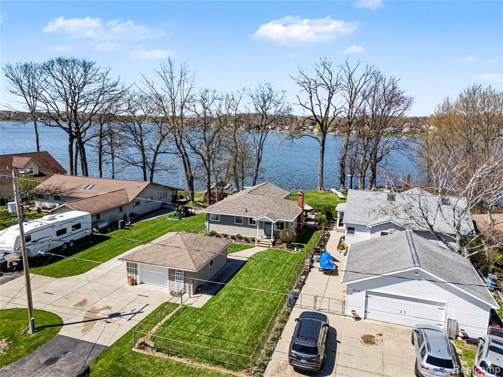 3504 Loon Lake Court, Linden, MI 48451 — Photo 2