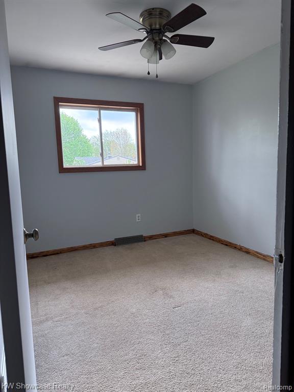 7218 Garvin Terrace, Waterford, MI 48329 — Photo 10