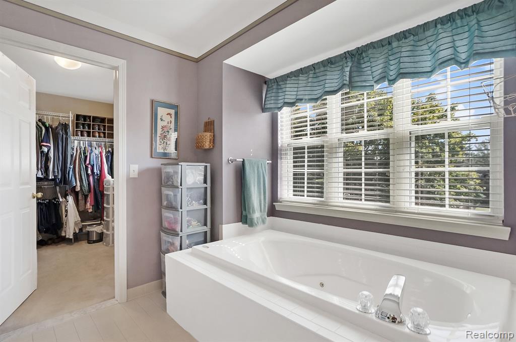 44347 LA DOMAIN Drive, Sterling Heights, MI 48314 — Photo 25