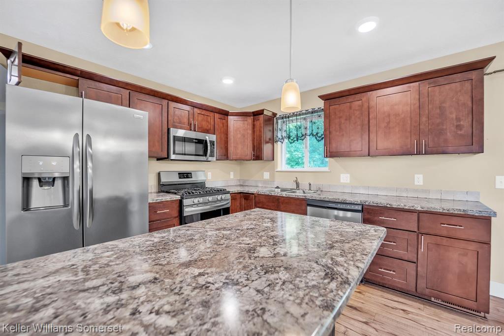 208 PARKVIEW Drive, Kingsley, MI 49649 — Photo 3
