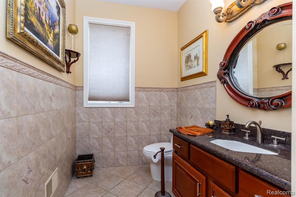 49759 Lakebridge Drive, Shelby Twp, MI 48315 — Photo 47