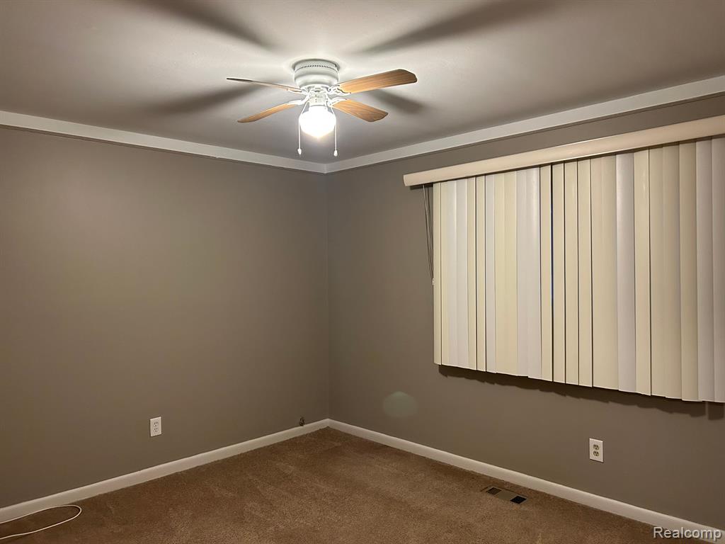 4471 CROISSANT Street, Dearborn Heights, MI 48125 — Photo 12