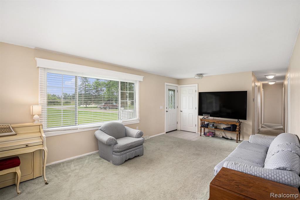 11508 Grand Blanc Road, Gaines Vlg, MI 48436 — Photo 8