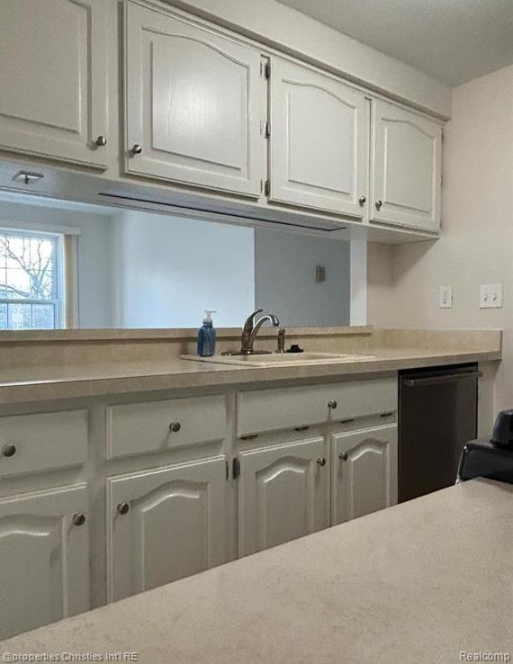 41724 Onaway Drive, Novi, MI 48167 — Photo 11