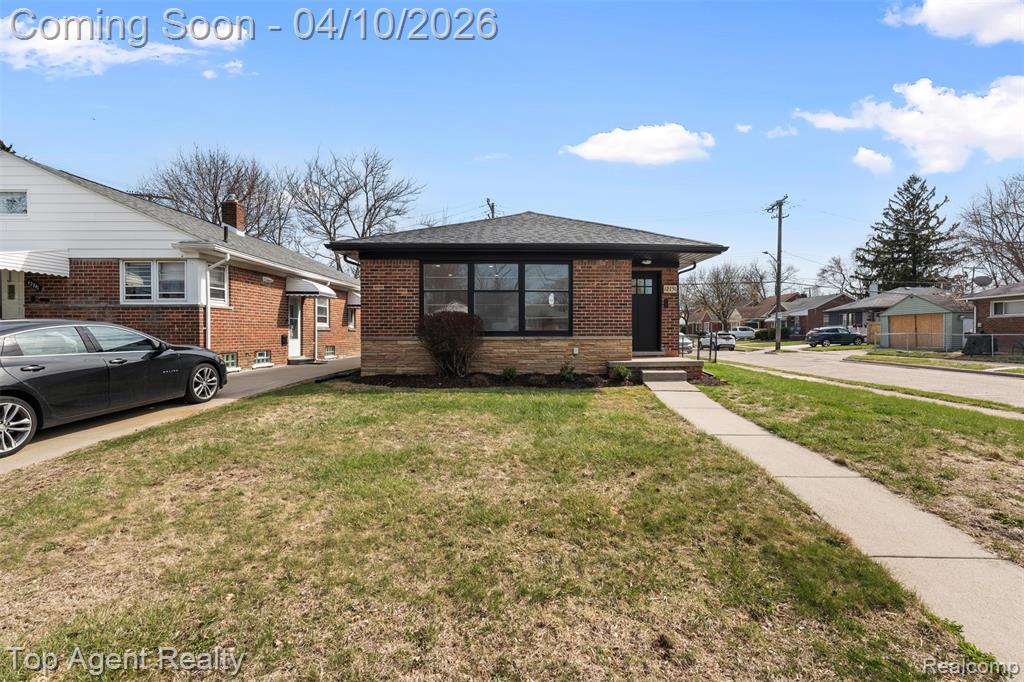 12751 Oak Park Boulevard, Oak Park, MI 48237 — Photo 2