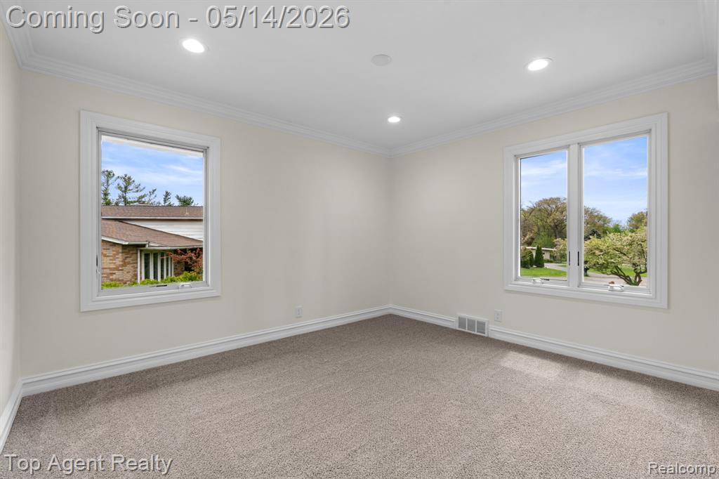 6739 White Pine Court, Bloomfield Hills, MI 48301 — Photo 28