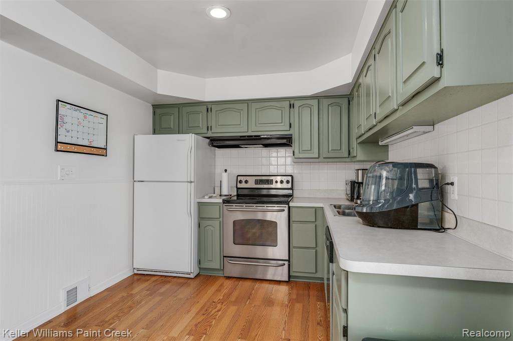 8273 Independence Drive, Sterling Heights, MI 48313 — Photo 11