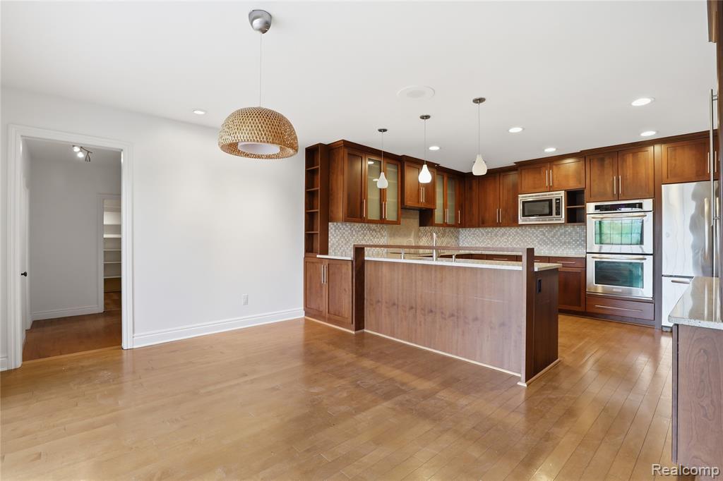 2084 Wabeek Hill Court, Bloomfield Hills, MI 48302 — Photo 21