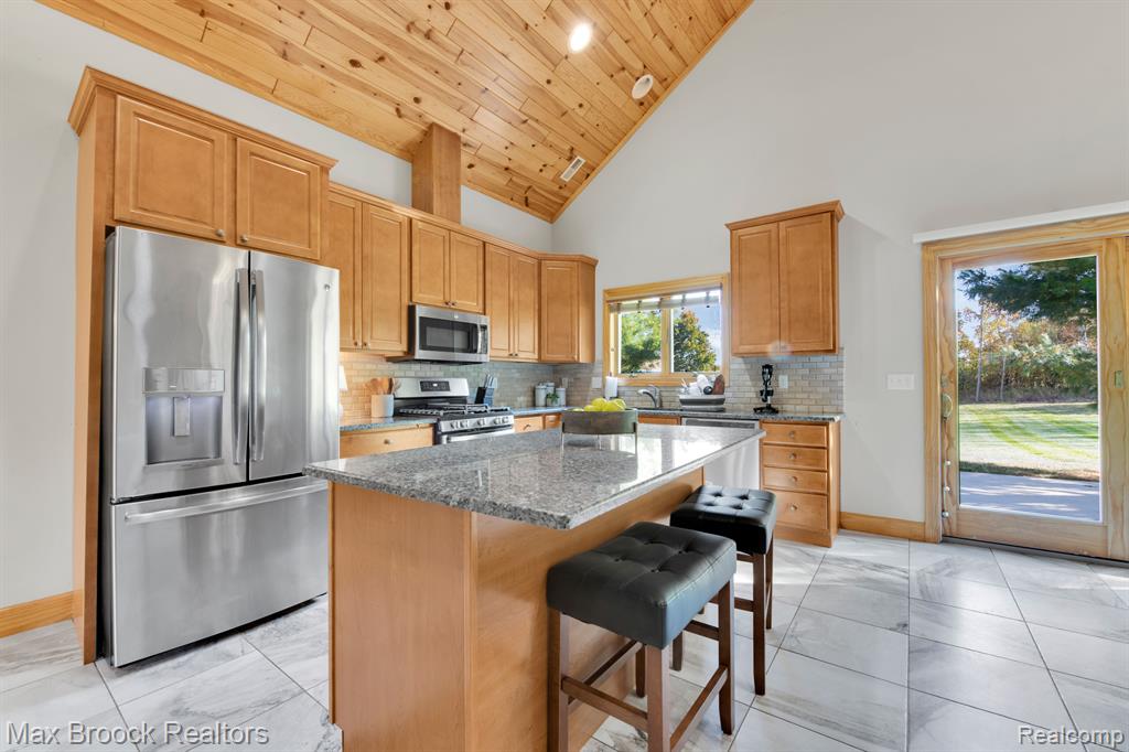 6300 HAZARD Road, Fenton, MI 48430 — Photo 7