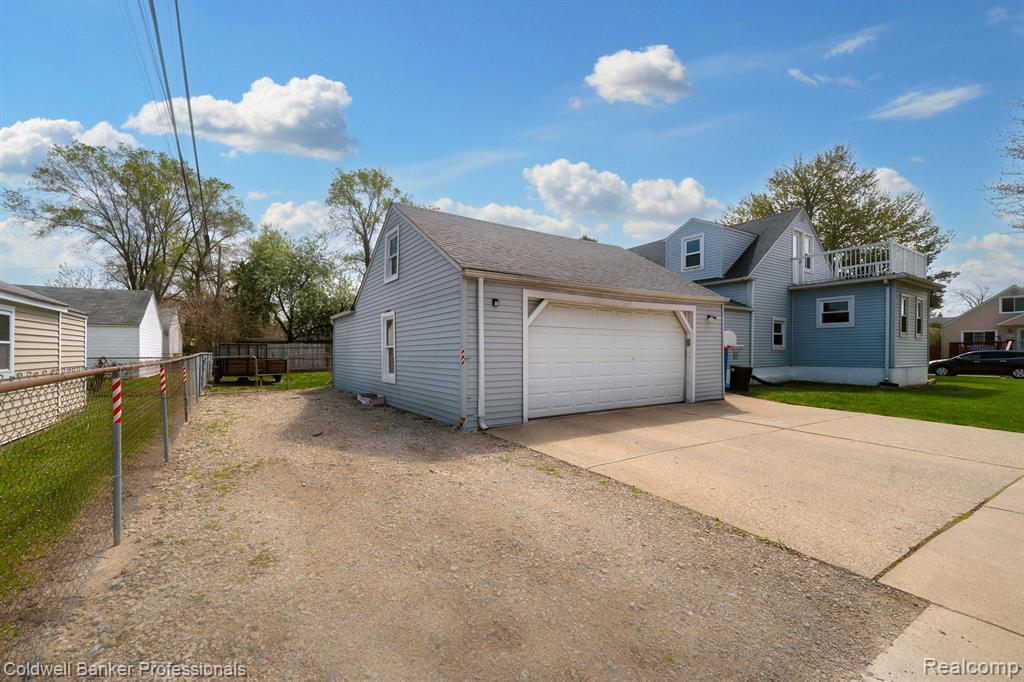 474 W BROCKTON Avenue, Madison Heights, MI 48071 — Photo 20