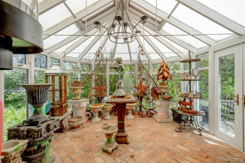 9225 FENTON Road, Grand Blanc, MI 48439 — Photo 10