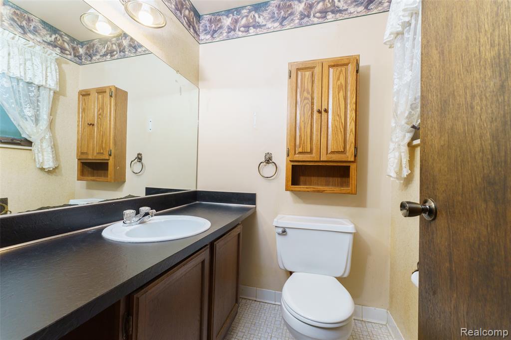 8800 Evergreen Road, Brighton, MI 48116 — Photo 18