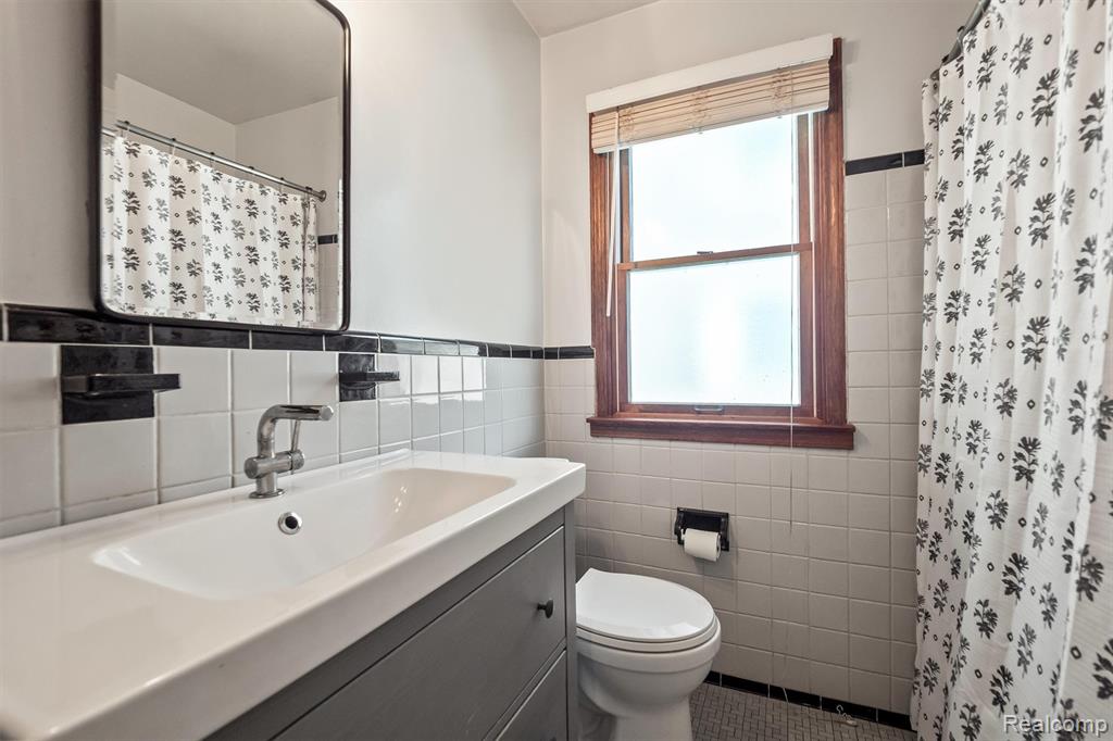 917 N Edison Avenue, Royal Oak, MI 48067 — Photo 18