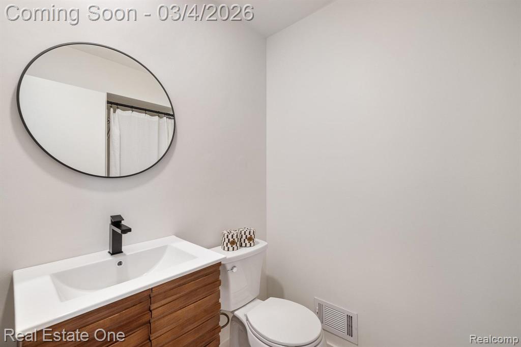 41146 Justin Drive, Clinton Twp, MI 48038 — Photo 28