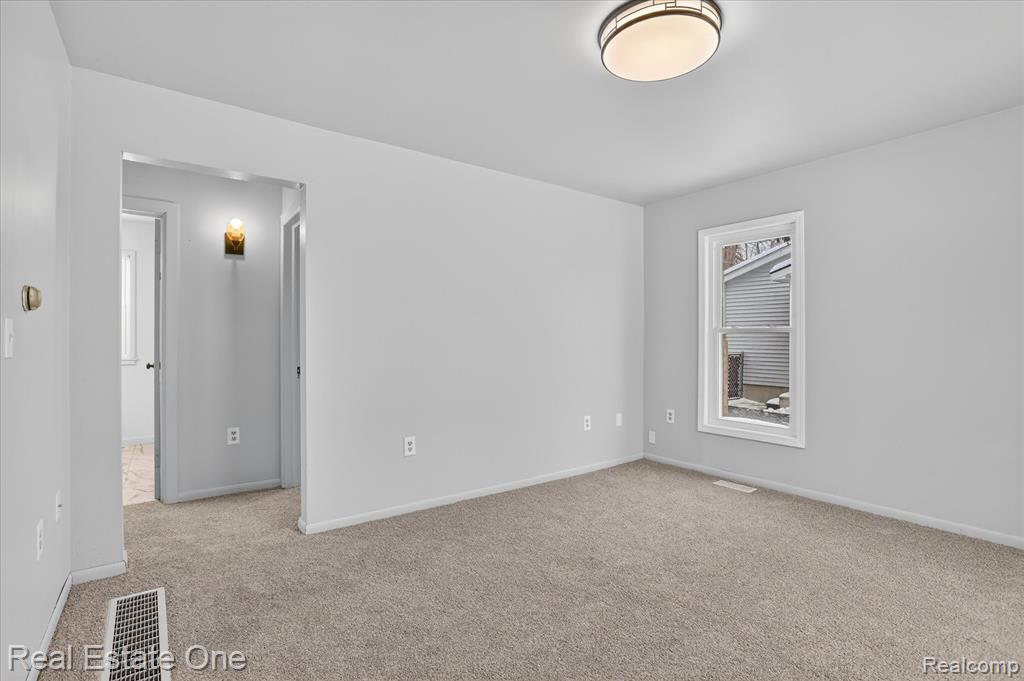 3267 Mills Acres Street, Flint, MI 48506 — Photo 20