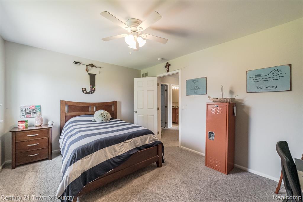 914 SHREWSBURY Drive, Clarkston, MI 48348 — Photo 34