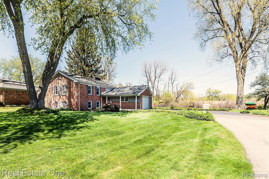7311 BISCAYNE Court, White Lake, MI 48383 — Photo 5