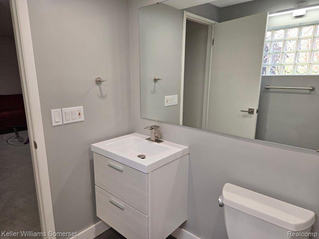 5568 PATTERSON Drive, Troy, MI 48085 — Photo 29