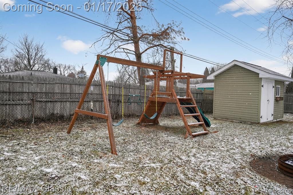 7346 S Shaker Drive, Waterford, MI 48327 — Photo 36