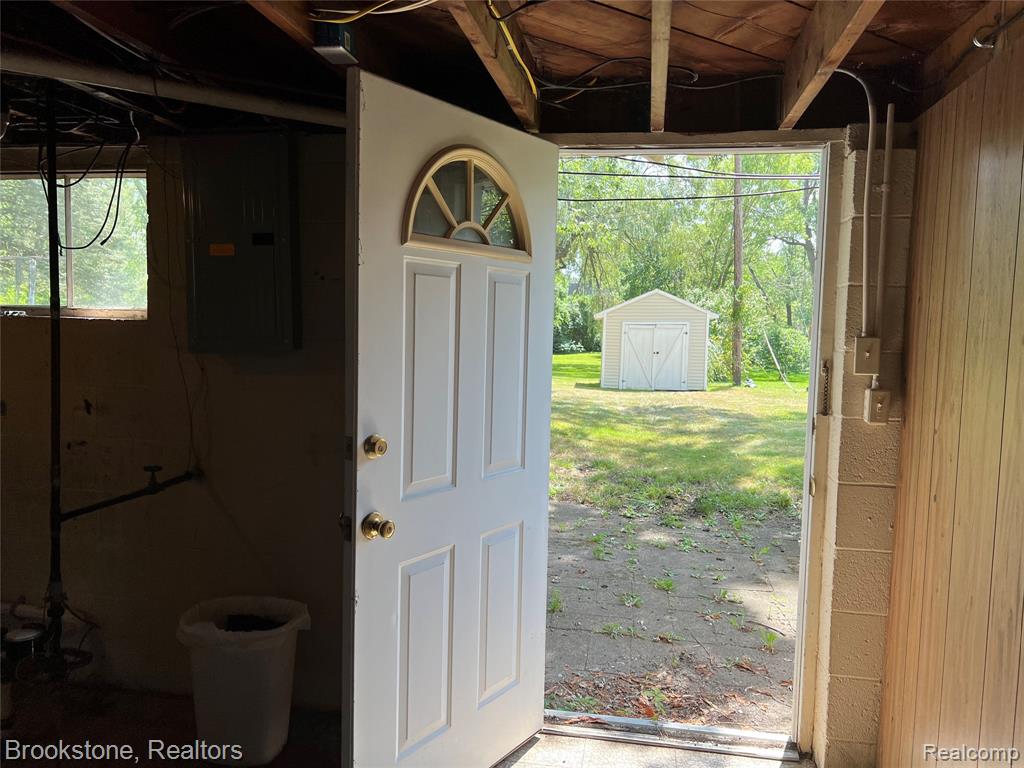 400 E Flint Street, Lake Orion, MI 48362 — Photo 26