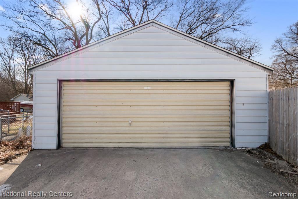 5691 Lake Grove Drive, White Lake, MI 48383 — Photo 3