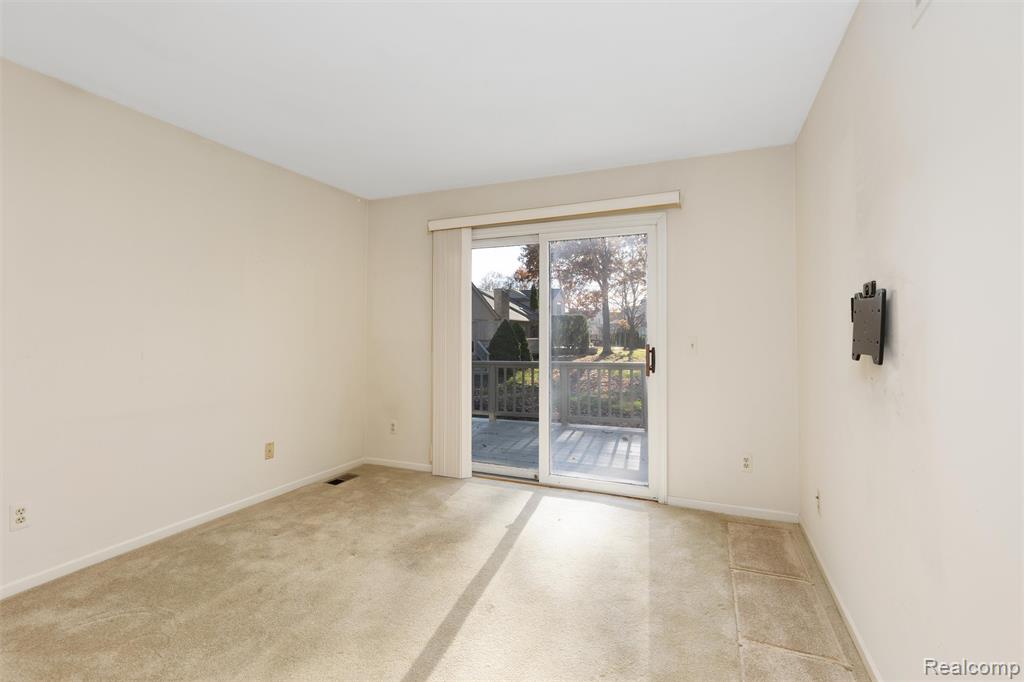 43151 W Kirkwood Drive, Clinton Twp, MI 48038 — Photo 5