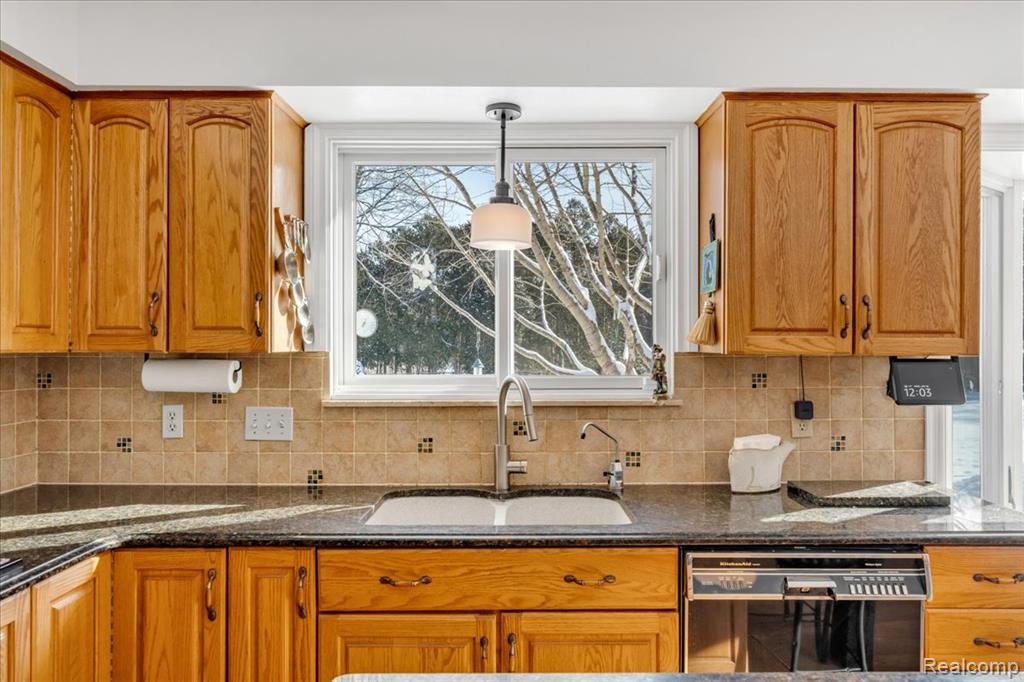 5815 Beechview Drive, Rochester, MI 48306 — Photo 10