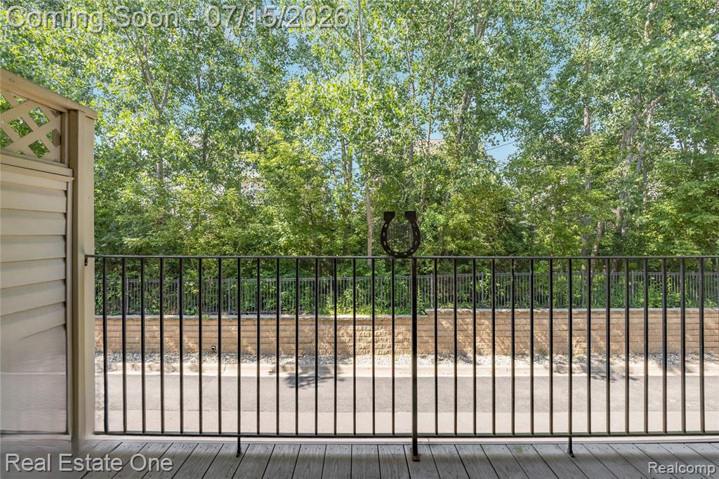 609 Village Lane, Milford, MI 48381 — Photo 17