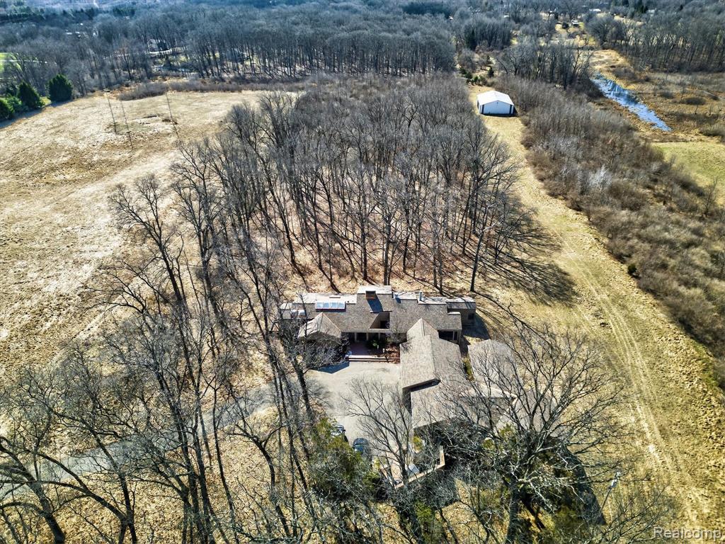 2551 Patterson Lake Road, Pinckney, MI 48169 — Photo 89