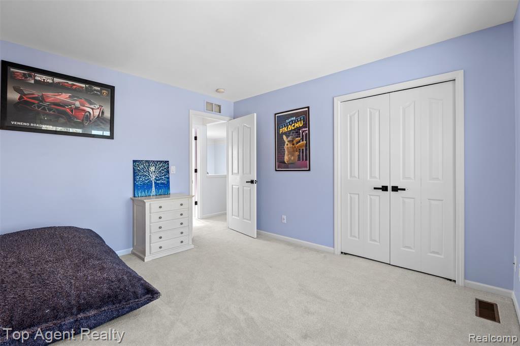 668 Berridge Circle, Lake Orion, MI — Photo 40