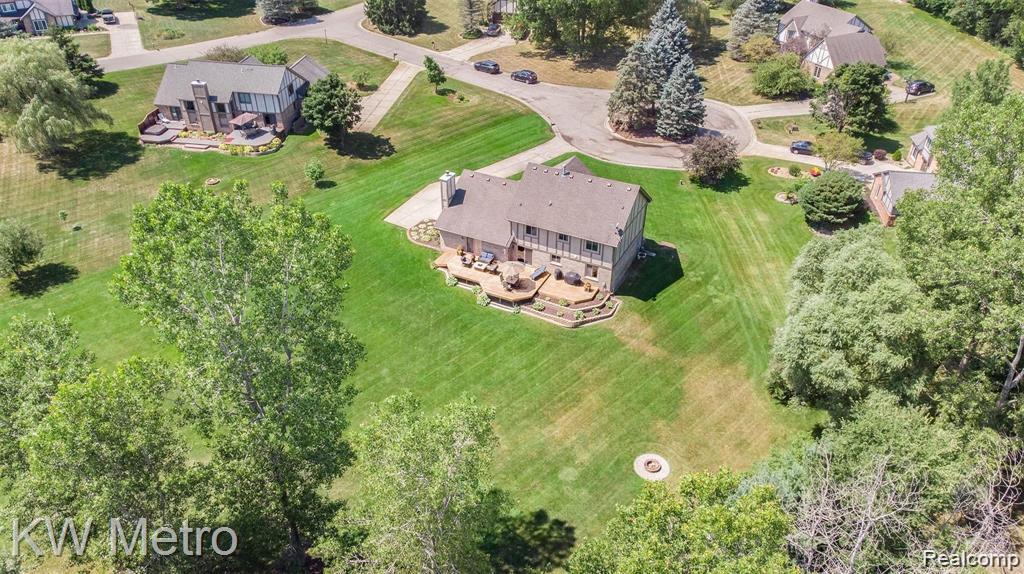 6886 Vail Court, Clarkston, MI 48348 — Photo 28