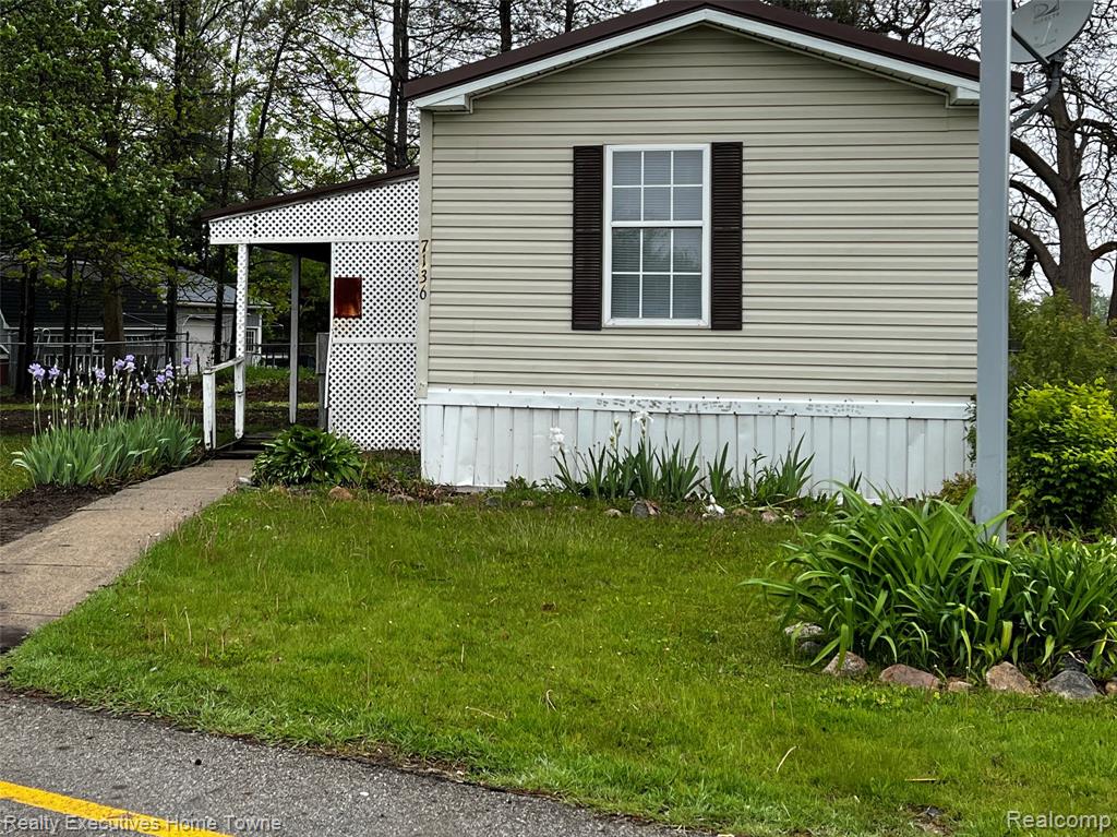 7136 Mapleview Circle W, 65, Brown, MI 48416 — Photo 3