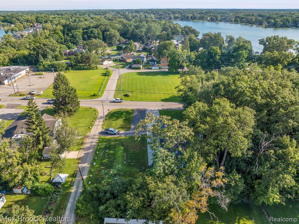 8330 COOLEY LAKE Road, Commerce Twp, MI 48382 — Photo 44