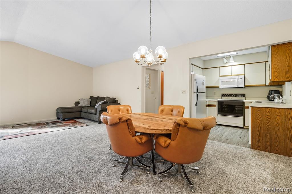 914 North Road, Fenton, MI 48430 — Photo 11