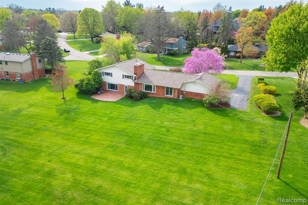 868 HELSTON Road, Bloomfield Hills, MI 48304 — Photo 38