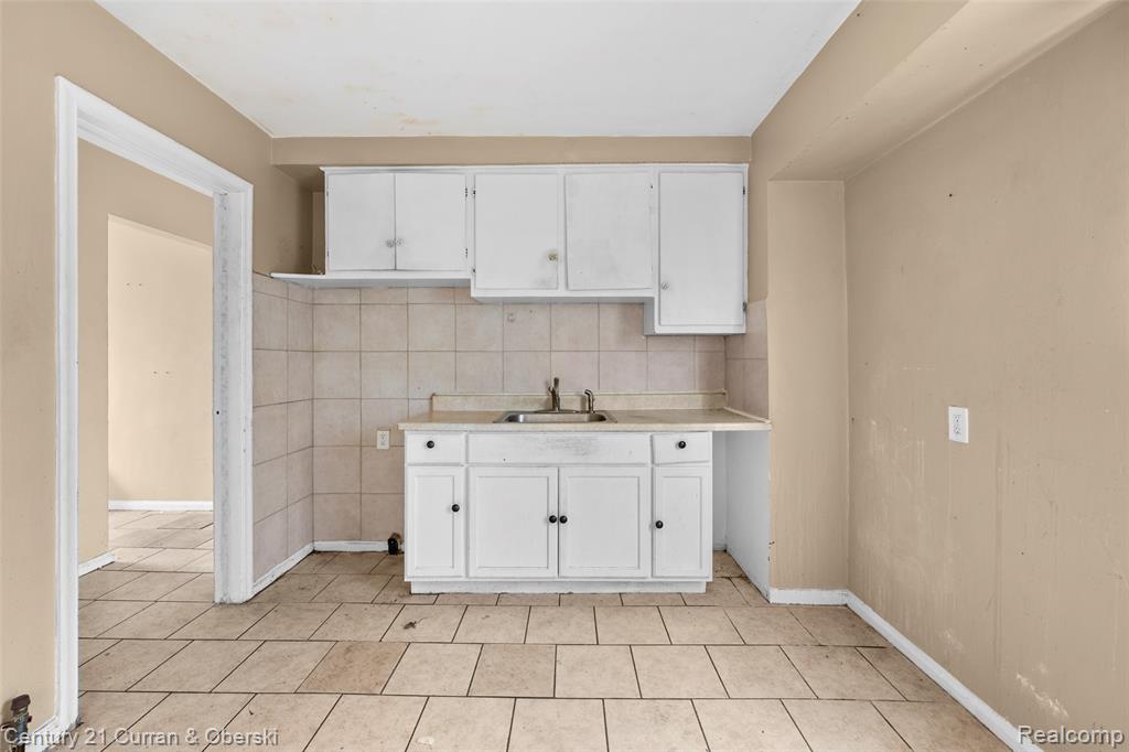 8468 Minock Street, Detroit, MI 48228 — Photo 7