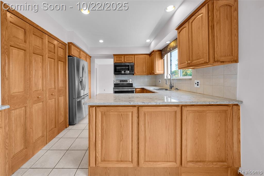 3996 Araby Court, Highland, MI 48356 — Photo 55