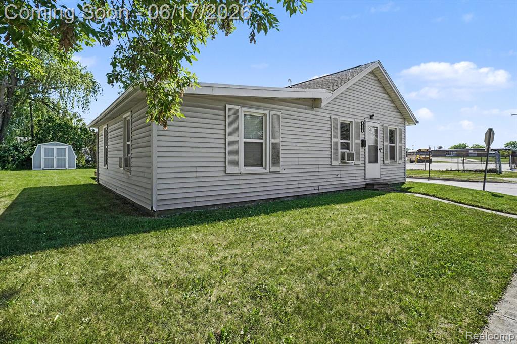 651 S Elm Street, Lapeer, MI 48446 — Photo 16
