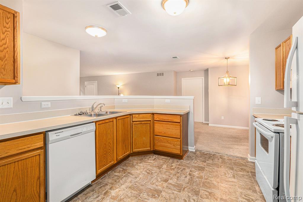 4179 HAMPTON RIDGE Boulevard, Howell, MI 48843 — Photo 11