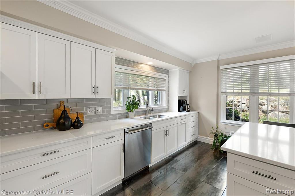 3060 Chickering Lane, Bloomfield Hills, MI 48302 — Photo 16