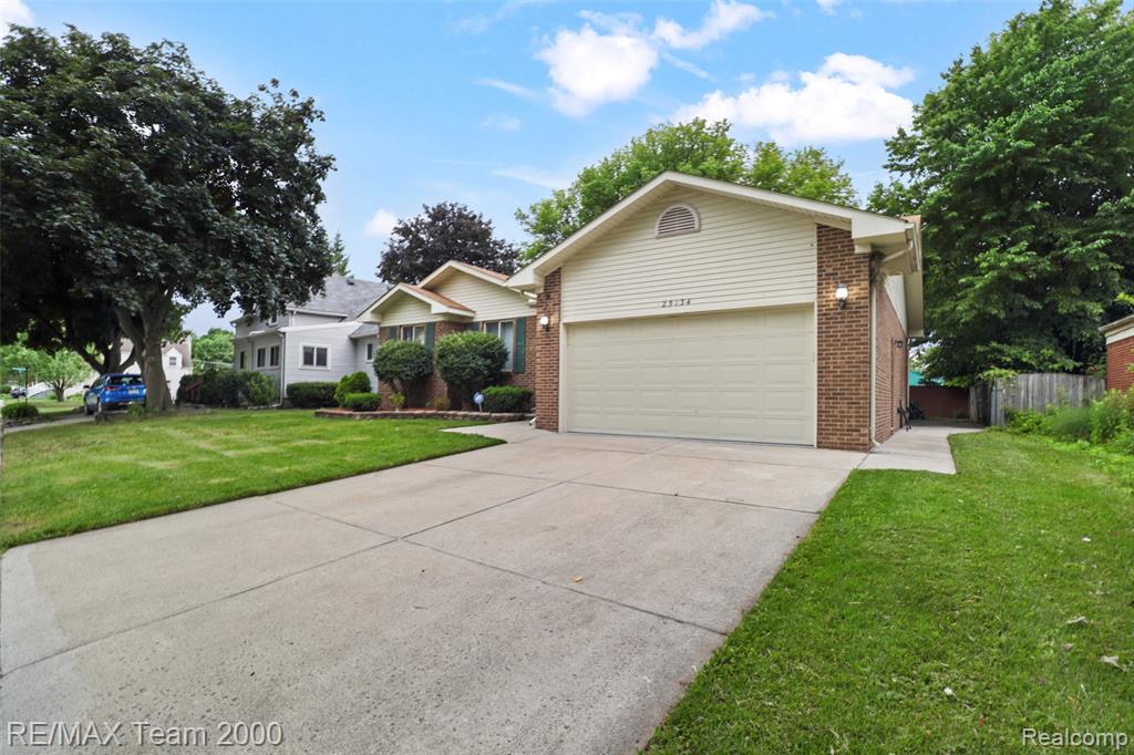 25134 Ann Arbor Trail, Dearborn Heights, MI 48127 — Photo 4