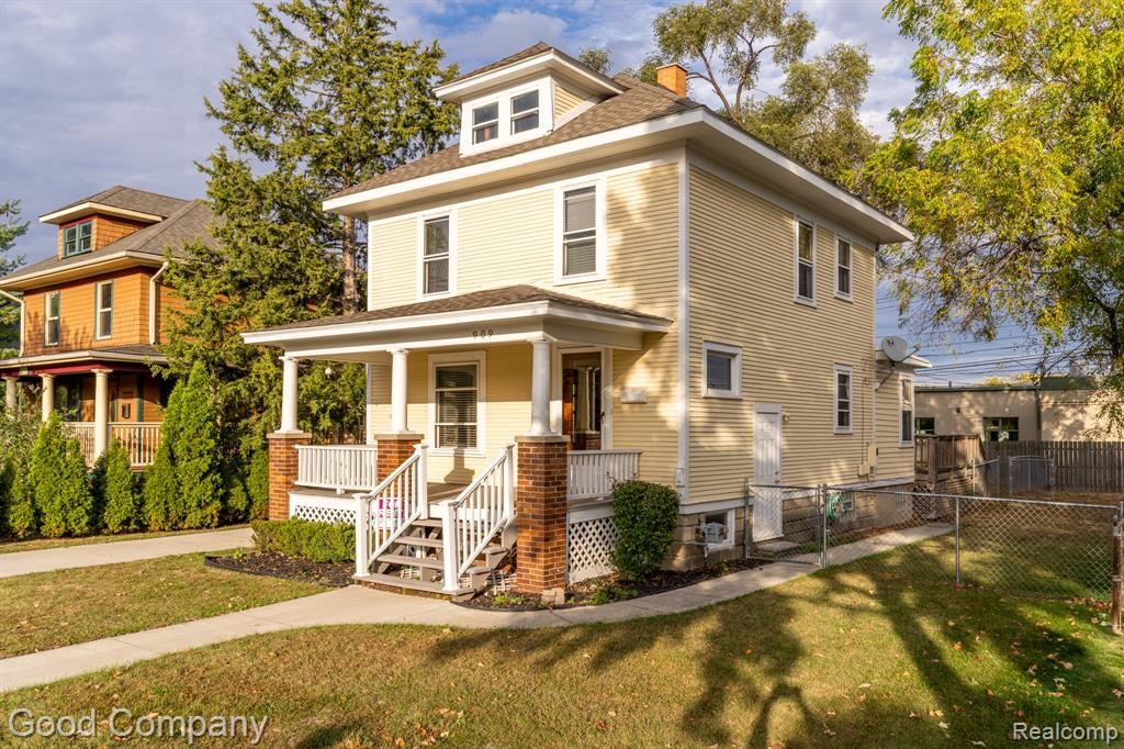 909 S Center Street, Royal Oak, MI 48067 — front exterior