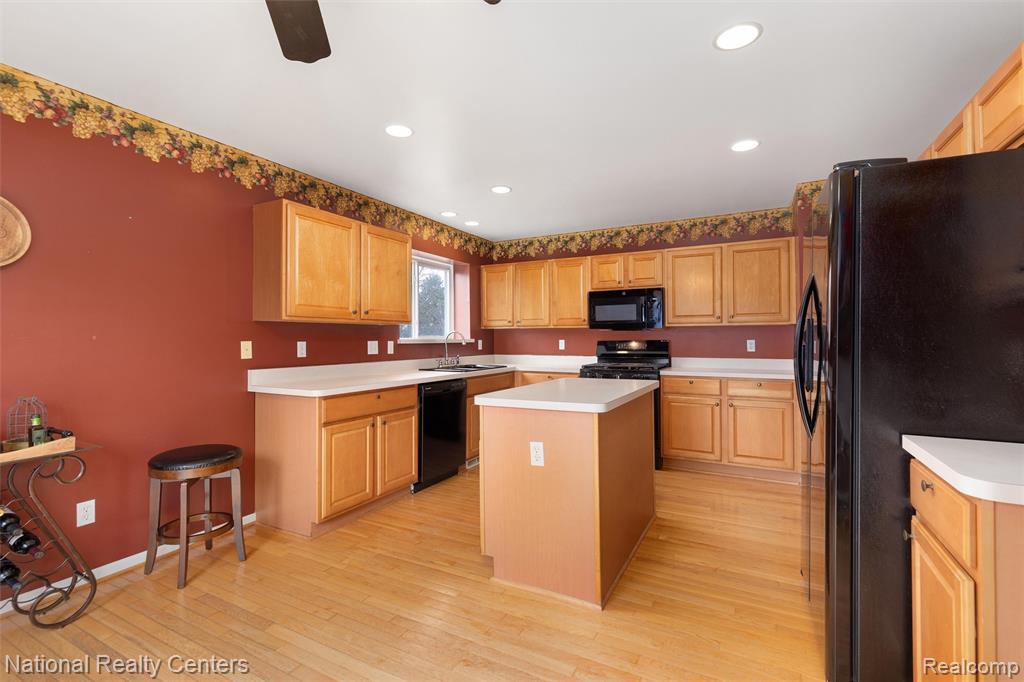 678 Joshua Drive, Highland, MI 48356 — Photo 9