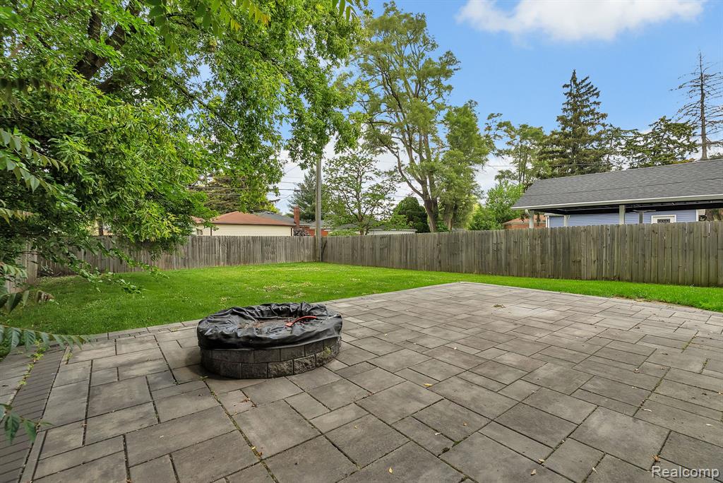 423 Woodlawn Ave, Royal Oak, MI 48073 — Photo 3