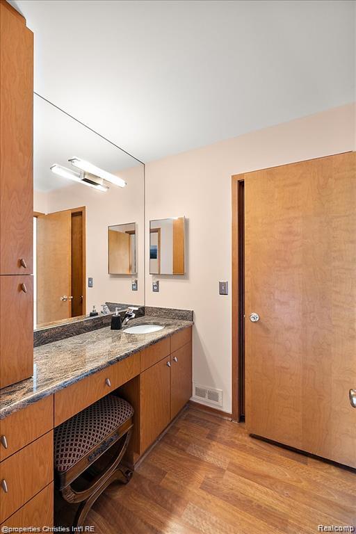 4566 Walden Drive, Bloomfield Hills, MI 48301 — Photo 28