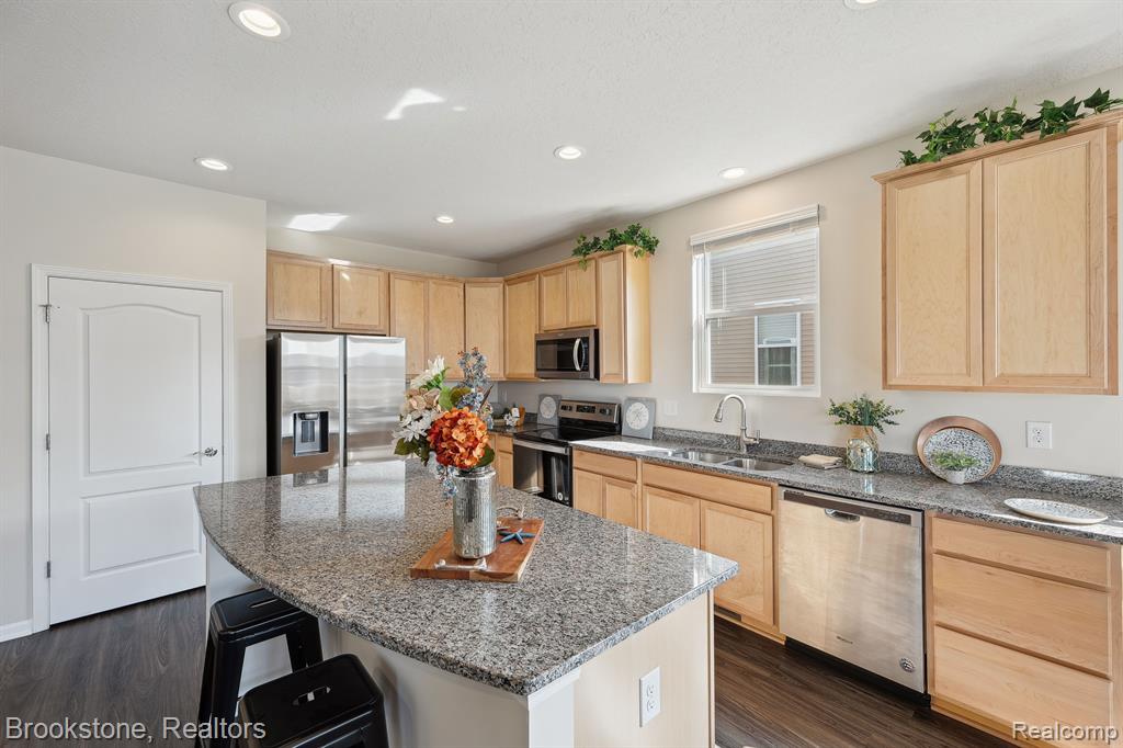 527 HOLMDALE Way, Ann Arbor, MI 48108 — Photo 14