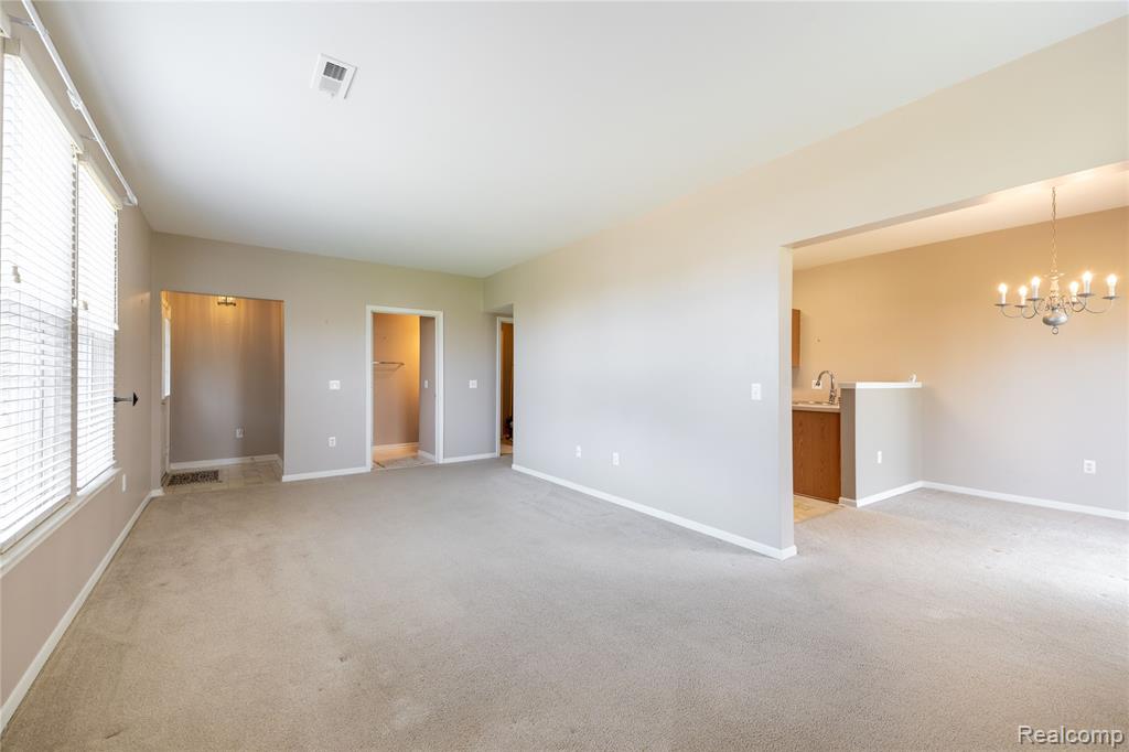 26624 Kirkway Circle, Woodhaven, MI 48183 — Photo 8
