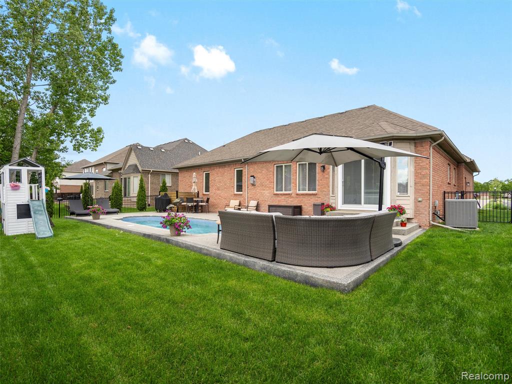 45877 ANDREW Drive, Macomb, MI 48044 — Photo 39